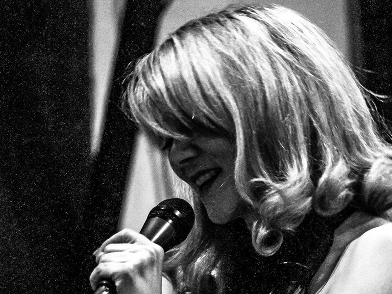 Promo Holly Sings Jazz Vocalist Lancashire